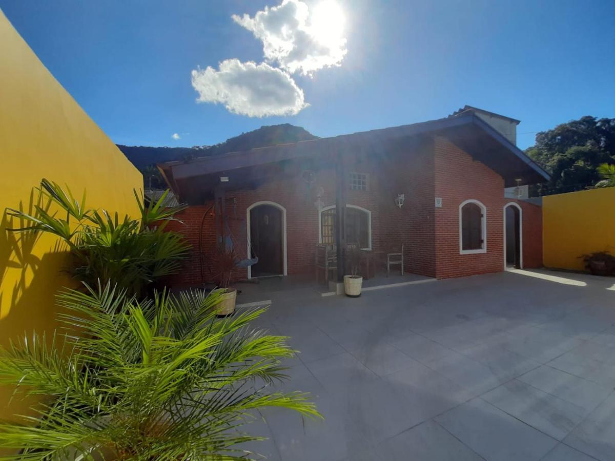 Casa Grande Com Piscina Churrasqueira E Garagem Do Lazaro Сasa de vacaciones Ubatuba